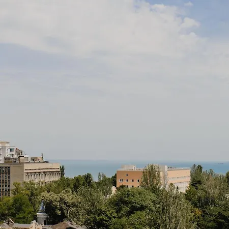 к морю 5 мин! французский бульвар 26 спальных мест 6 ! Apartament Odessa