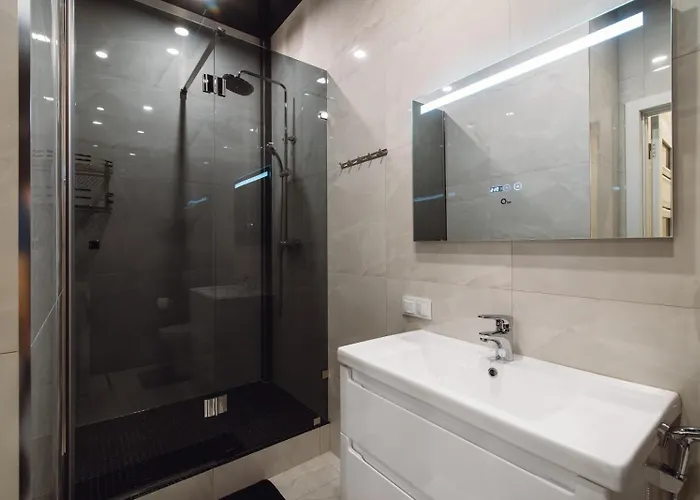 к морю 5 мин! французский бульвар 26 спальных мест 6 ! Apartamento Odessa