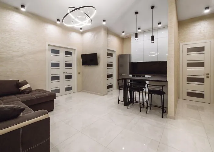 к морю 5 мин! французский бульвар 26 спальных мест 6 !