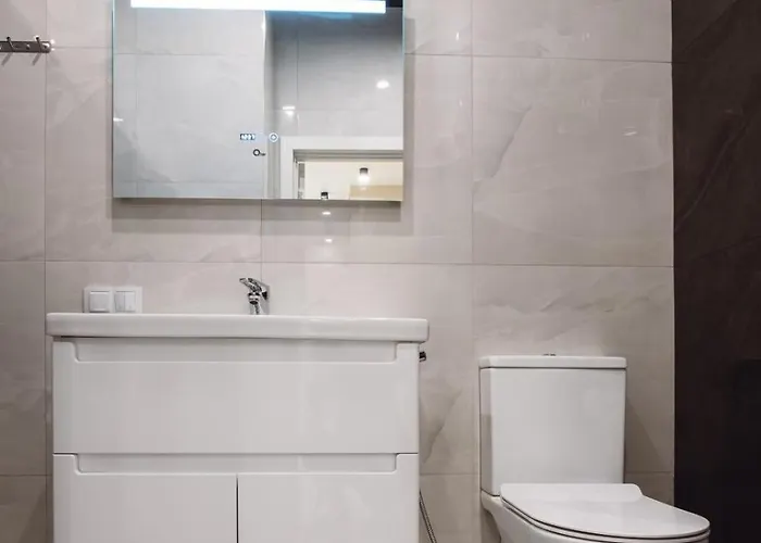 к морю 5 мин! французский бульвар 26 спальных мест 6 ! Odessa