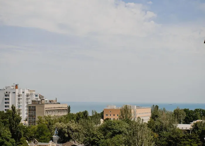 к морю 5 мин! французский бульвар 26 спальных мест 6 ! Appartement Odessa